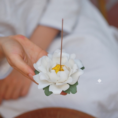 Lư gốm mẫu đơn trắng 9cm
