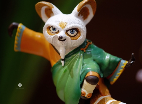 Tượng đồng sư phụ Shifu