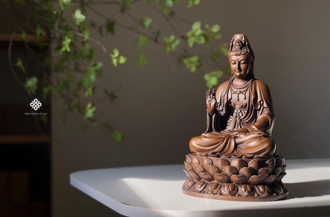 Tượng đồng Quan Âm Bồ tát nâu đậm