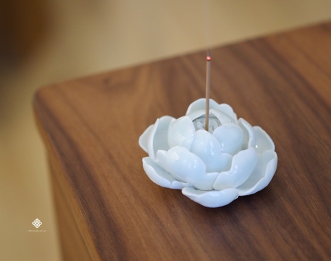 Lư gốm mẫu đơn sứ trắng 7cm