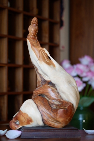 Tượng Quan Âm Bồ tát suối cam lồ lũa nhai bách