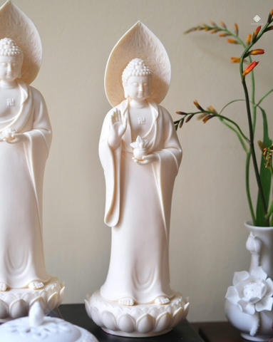 Tượng Đức Phật Dược Sư đứng sứ vàng