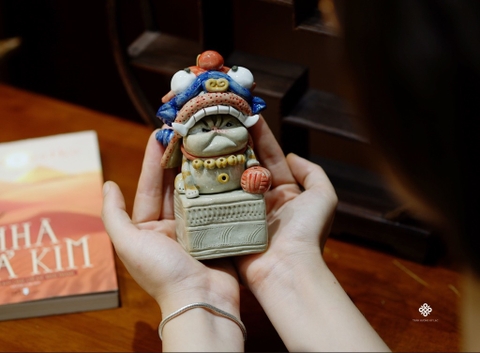 Lư gốm mèo múa lân rất quạu