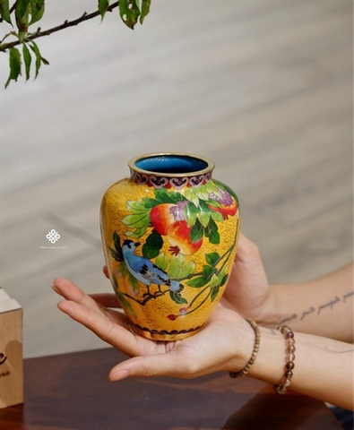 Chum đồng khảm pháp lam màu vàng