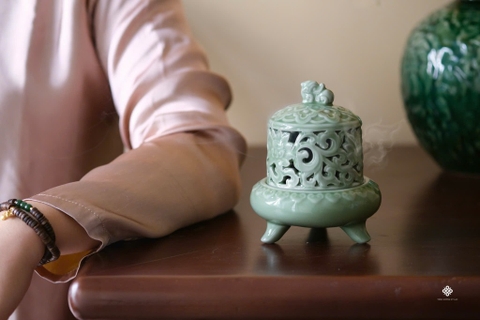 Lư gốm men ngọc hoa sen cổ điển