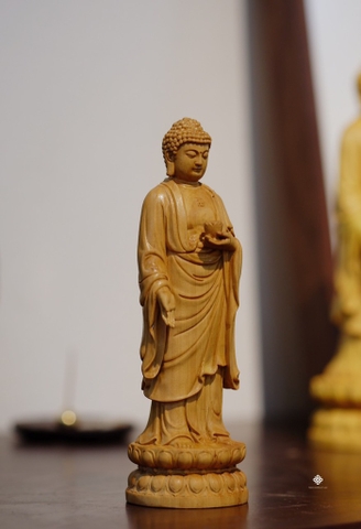 Tượng Đức Phật A Di Đà gỗ hoàng dương 15.5cm