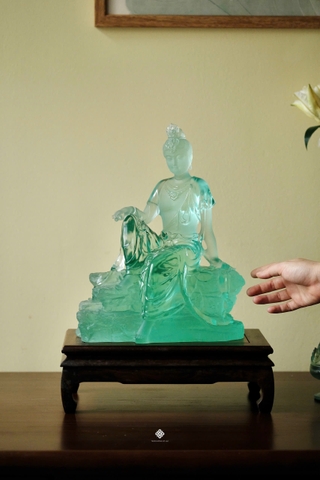 Tượng Quán Tự Tại lưu ly ngọc bích