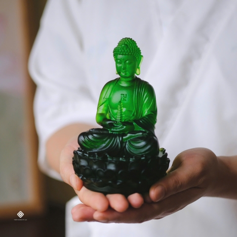 Tượng Đức Phật Dược Sư cầm bảo tháp lưu ly xanh lá 12.5cm