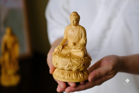 Tượng Phật Dược Sư từ hoà gỗ hoàng dương lá nhỏ