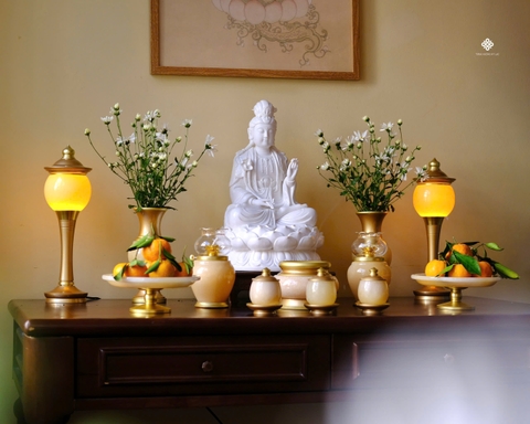 Ban thờ ngọc bích vàng