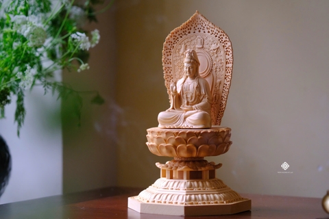 Tượng Quan Âm Bồ Tát gỗ bách 29cm