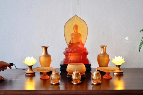 Ban thờ bát bảo cát tường lưu ly vàng