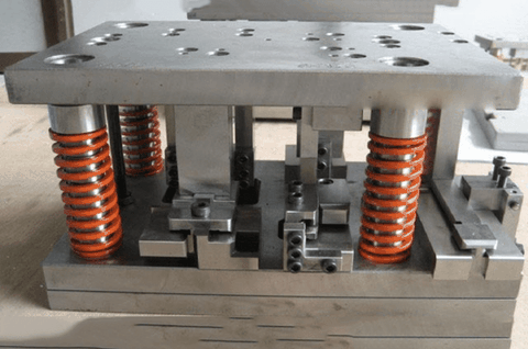 Tìm hiểu khuôn dập nguội là gì?