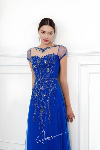 Váy dạ hội cổ thuyền tay ngắn kết cườm nổi bật