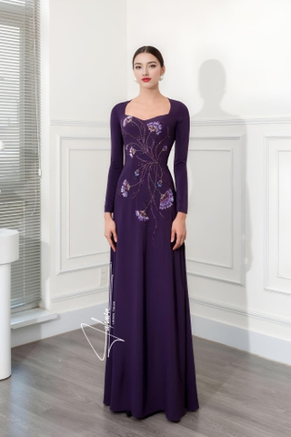 Váy dạ hội tím hoạ tiết hoa mẫu đơn ấn tượng