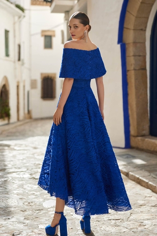 Đầm ren dự tiệc cho tuổi trung niên