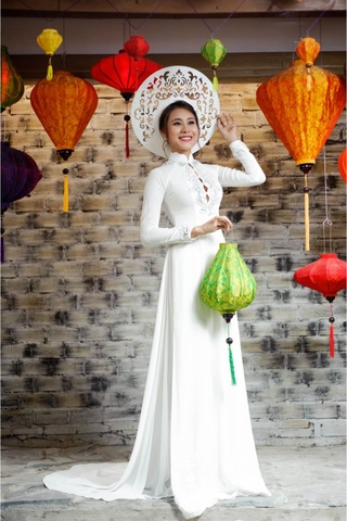 Áo dài trắng thiết kế nhẹ nhàng