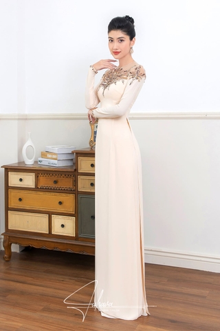 Áo dài cách điệu cổ tròn kết ren sang trọng