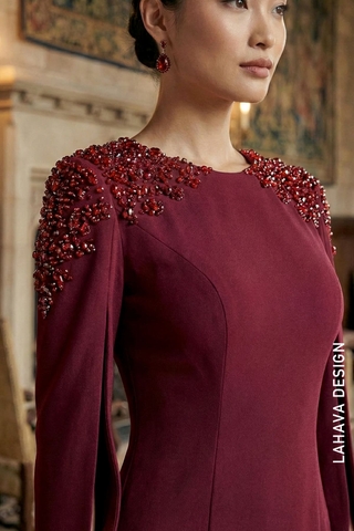 Đầm Dạ Hội Màu Đỏ Rượu Dáng Tay Choàng Đính Kết Cầu Vai