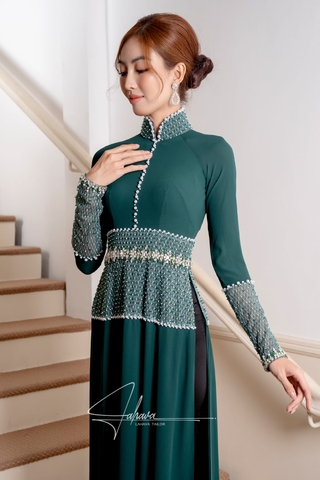 Mẫu áo dài xanh phối ren hiện đại
