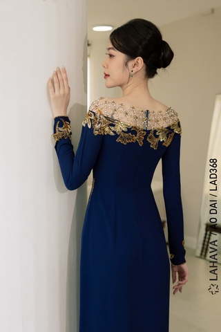 Áo dài trung niên cổ thuyền đính kết hạt cao cấp