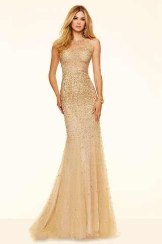 Váy dạ hội đuôi cá đính kết nổi bật