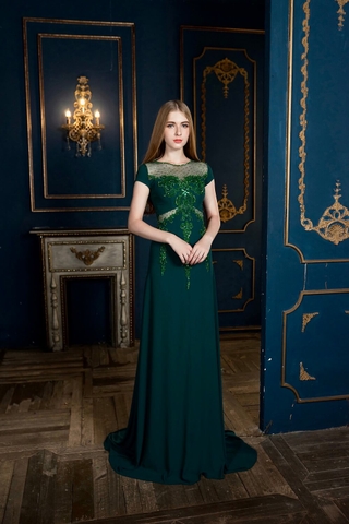 Váy dạ hội cắt khoét đính kết tinh tế - S