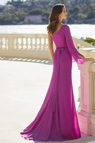 Đầm dạ hội lệch vai nhẹ nhàng