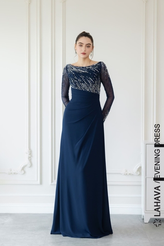 Mẫu đầm trung niên sang trọng cổ thuyền hiện đại