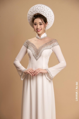 Áo dài cưới cặp đính kết ấn tượng