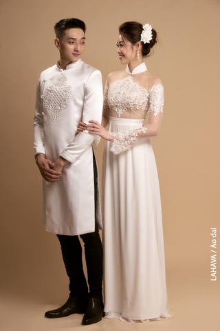 Áo dài cặp trẻ trung lãng mạn