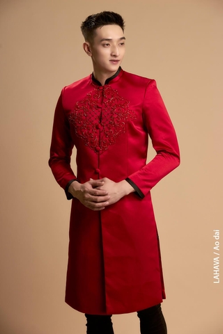 Áo dài kết hạt tạo hoạ tiết sang trọng