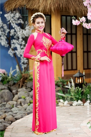 Áo dài đi tiệc cách tân nhẹ nhàng