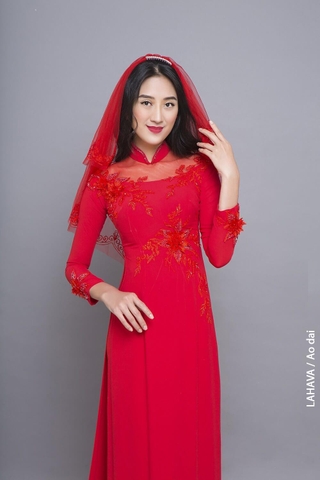 Áo dài cưới đỏ cách điệu nhẹ nhàng
