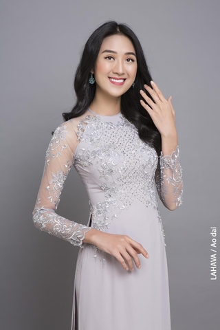 Áo dài cổ tròn phối ren thêu sang trọng