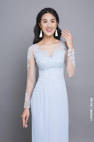 Áo dài dự tiệc phủ lưới và ren thêu ấn tượng