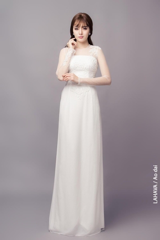 Áo dài cách tân phối ren thêu nhẹ nhàng