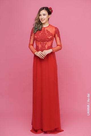 Áo dài cách tân đính hạt lấp lánh