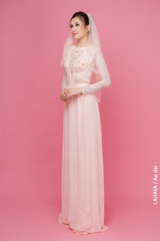 Áo dài cưới cắt khoét hiện đại
