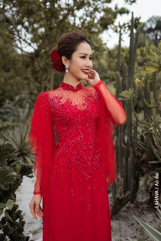 Áo dài cách tân tay phối lưới ấn tượng