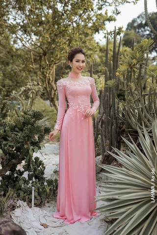 Áo dài hồng kết hoa ngọt nào