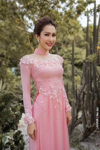 Áo dài hồng kết hoa ngọt nào
