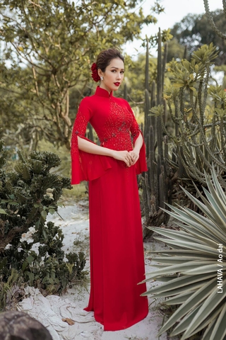 Áo dài tay xẻ cách điệu