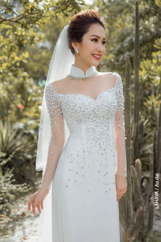 Áo dài cưới đính hạt nổi bật