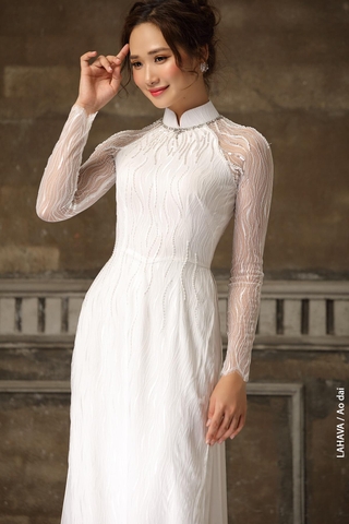 Áo dài ren nhẹ nhàng sang trọng