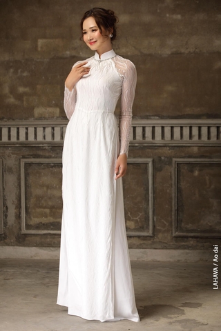 Áo dài ren nhẹ nhàng sang trọng