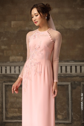 Áo dài hồng ngọt ngào hiện đại