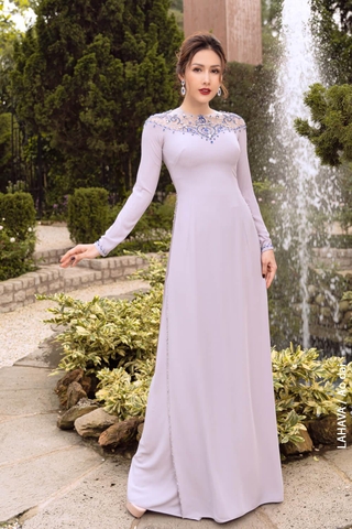 Áo dài thiết kế cồ tròn đính kết nhẹ nhàng