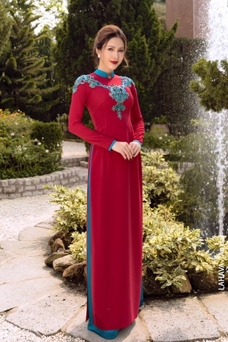 Áo dài tiệc phối ren ấn tượng