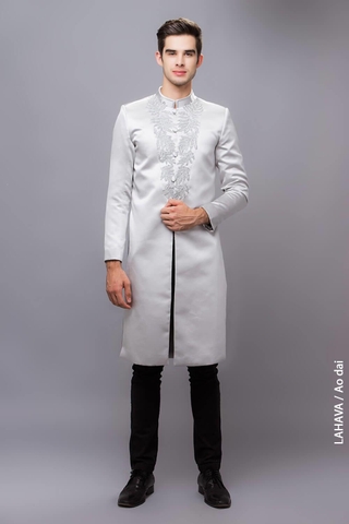 Áo dài xám kết ren độc đáo